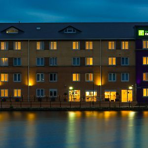 Holiday Inn Express Cardiff Bay By Ihg